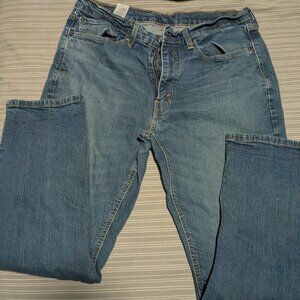 Levis 541